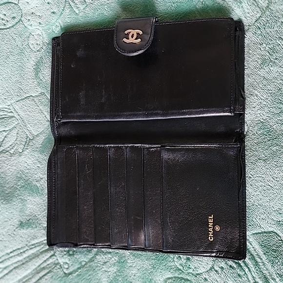 Authentic Chanel Quilted Wallet - Picture 4 of 15